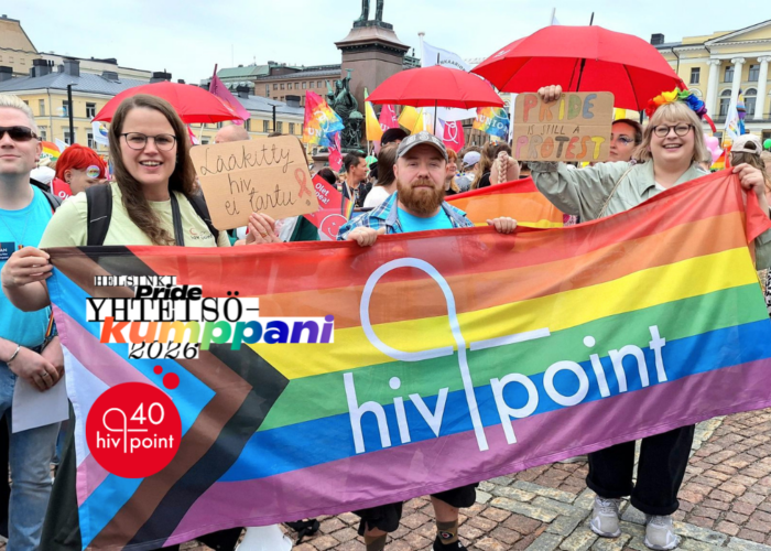 Hivpointin työntekijät kantavat ylpeydellä Pride-lippua Helsinki Pride -tapahtumassa 2025.